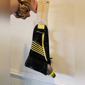 NWT Nathan Peak Hydration Waist Pack in Black and Yellow